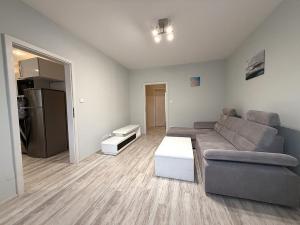 Pronájem bytu 2+1, Hrušovany u Brna, Sídliště, 65 m2