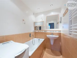 Pronájem bytu 3+1, Praha - Černý Most, Cíglerova, 75 m2