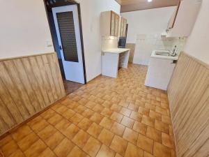 Pronájem bytu 3+1, Praha - Horní Počernice, Běchorská, 74 m2