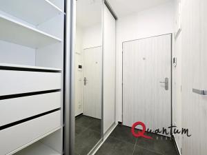 Pronájem bytu 1+kk, Praha - Hlubočepy, Fabiánové, 31 m2