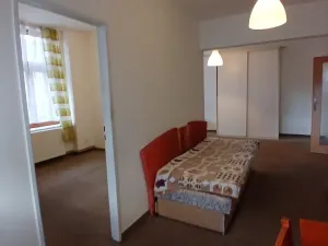 Pronájem bytu 2+kk, Praha - Libeň, V Holešovičkách, 42 m2