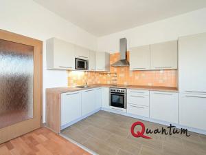 Pronájem bytu 2+kk, Jesenice, Sluneční, 66 m2