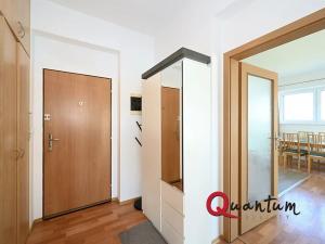 Pronájem bytu 2+kk, Jesenice, Sluneční, 66 m2