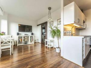 Prodej bytu 2+kk, Praha - Dejvice, Evropská, 47 m2