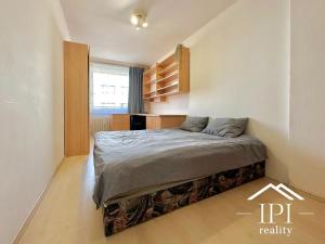 Pronájem bytu 2+1, Praha - Libeň, U Slovanky, 56 m2