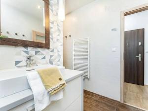 Prodej bytu 4+kk, Větrušice, Jižní, 96 m2
