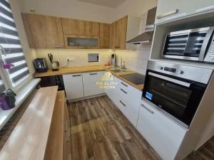 Prodej bytu 3+1, Chomutov, Kundratická, 74 m2
