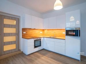 Pronájem bytu 2+kk, Praha - Žižkov, Štítného, 64 m2