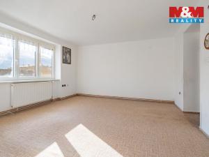 Prodej bytu 2+1, Trhové Sviny, Sídliště, 69 m2