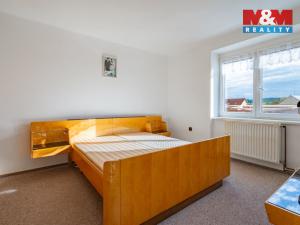 Prodej bytu 2+1, Trhové Sviny, Sídliště, 69 m2