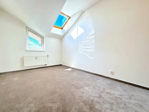 Prodej bytu 2+kk, Praha, Spořická, 56 m2