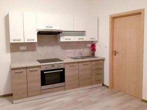 Pronájem bytu 1+kk, Otrokovice, nám. 3. května, 24 m2