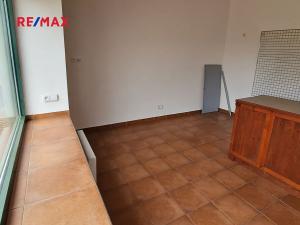 Pronájem obchodního prostoru, Jesenice, Budějovická, 18 m2