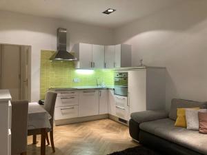Pronájem bytu 2+kk, Praha - Žižkov, Čajkovského, 43 m2