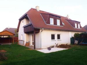 Pronájem rodinného domu, Nupaky, Slunečná, 140 m2