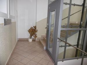 Pronájem kanceláře, Praha - Dejvice, Velflíkova, 28 m2