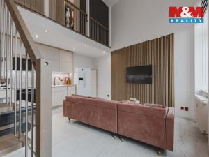Prodej bytu 2+kk, Klatovy - Klatovy III, Husovo náměstí, 77 m2