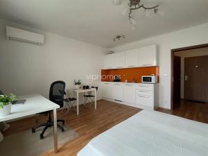 Prodej bytu 1+kk, Praha - Černý Most, Rudolfa Holeky, 34 m2