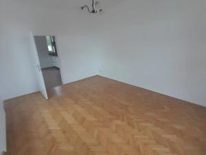 Pronájem bytu 4+kk, Praha - Kobylisy, Klíčanská, 95 m2
