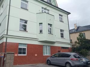 Pronájem bytu 4+kk, Praha - Kobylisy, Klíčanská, 95 m2