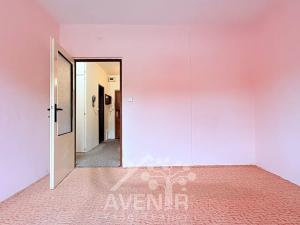 Prodej bytu 3+1, Hostinné, Sídliště, 68 m2