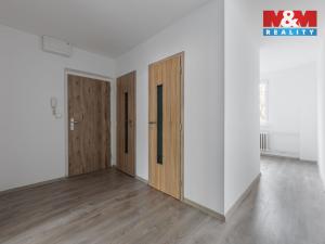 Prodej bytu 2+1, Karlovy Vary, Brigádníků, 55 m2