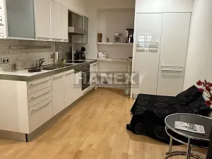 Prodej bytu 2+1, Praha - Smíchov, Kroftova, 75 m2