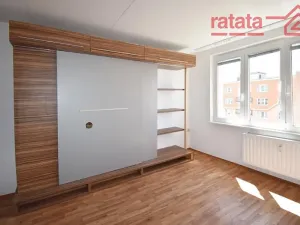 Pronájem bytu 1+1, Chomutov, Karla Buriana, 36 m2