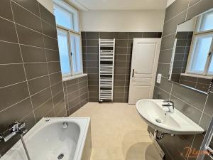 Pronájem bytu 2+kk, Praha - Staré Město, Národní, 65 m2