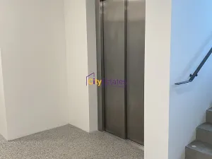 Pronájem bytu 2+kk, Praha - Smíchov, Nádražní, 56 m2