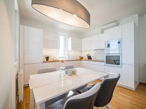 Pronájem bytu 3+kk, Praha - Jinonice, Pod stolovou horou, 82 m2