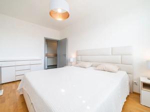 Pronájem bytu 3+kk, Praha - Jinonice, Pod stolovou horou, 82 m2