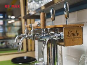 Pronájem restaurace, Praha - Smíchov, Křížová, 236 m2