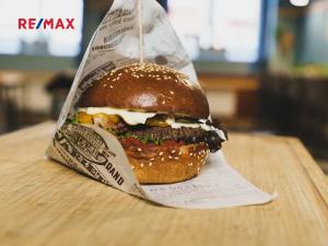 Pronájem restaurace, Praha - Smíchov, Křížová, 236 m2