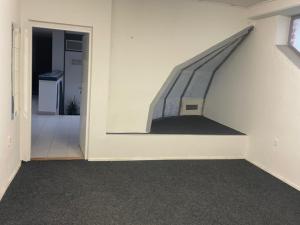 Pronájem kanceláře, Pardubice - Polabiny, Lonkova, 23 m2