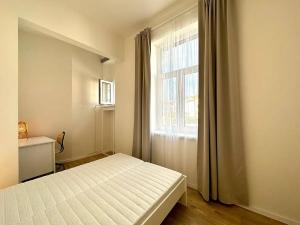 Pronájem bytu 2+kk, Praha, Zenklova, 43 m2