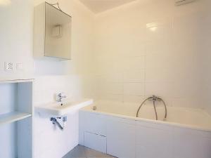 Pronájem bytu 2+kk, Praha - Vysočany, Jana Přibíka, 59 m2