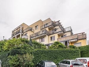 Pronájem garážového stání, Praha - Řeporyje, Wiesenthalova, 24 m2