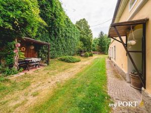 Prodej rodinného domu, Kostelec, 200 m2