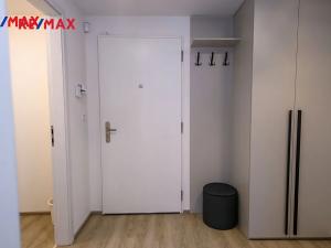 Pronájem bytu 2+kk, Praha - Libeň, Kotlaska, 59 m2