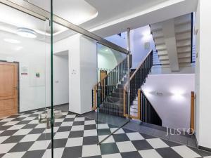 Pronájem kanceláře, Uherské Hradiště, Masarykovo náměstí, 19 m2