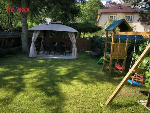 Prodej rodinného domu, Lipová-lázně, 555 m2