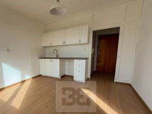 Pronájem bytu 2+kk, Karlovy Vary, Chomutovská, 38 m2