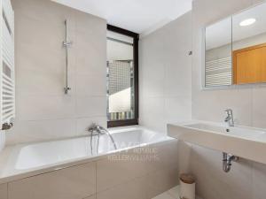 Pronájem bytu 2+kk, Praha - Žižkov, Pitterova, 77 m2