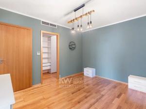 Pronájem bytu 2+kk, Praha - Žižkov, Pitterova, 77 m2