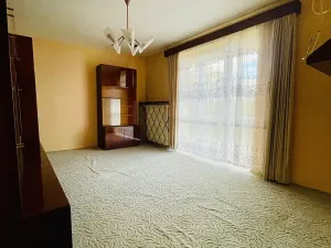 Prodej bytu 3+1, Karlovy Vary, Šumavská, 66 m2