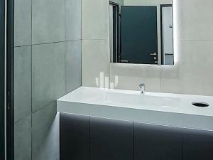 Pronájem kanceláře, Praha - Jinonice, Radlická, 500 m2