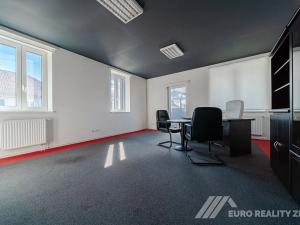 Pronájem kanceláře, Otrokovice, Dr. E. Beneše, 131 m2