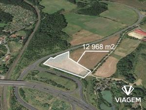 Prodej podílu pole, Karlovy Vary, 3242 m2