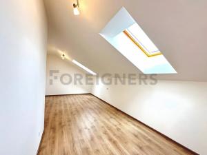 Pronájem rodinného domu, Praha, 159 m2